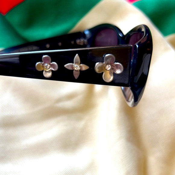 ONE OF A KIND LOUIS VUITTON HAND MADE SUNGLASSES VINTAGE NO VISIBLE SCRATCHES ✨✨ - Picture 3 of 6